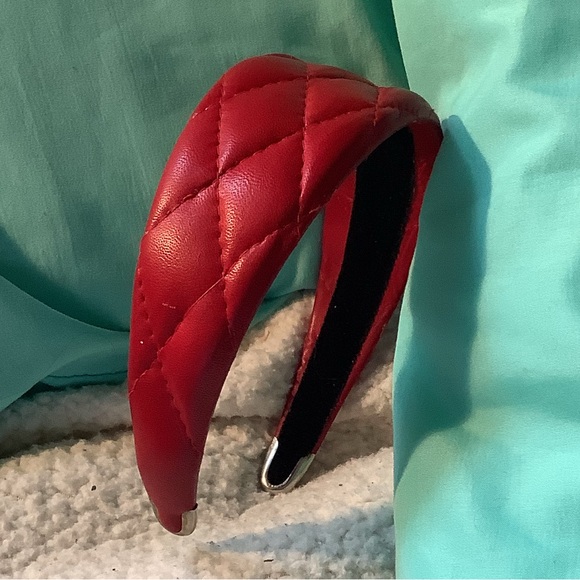 CHANEL Red Quilted Hair Accessory Rare Vintage - Picture 7 of 13